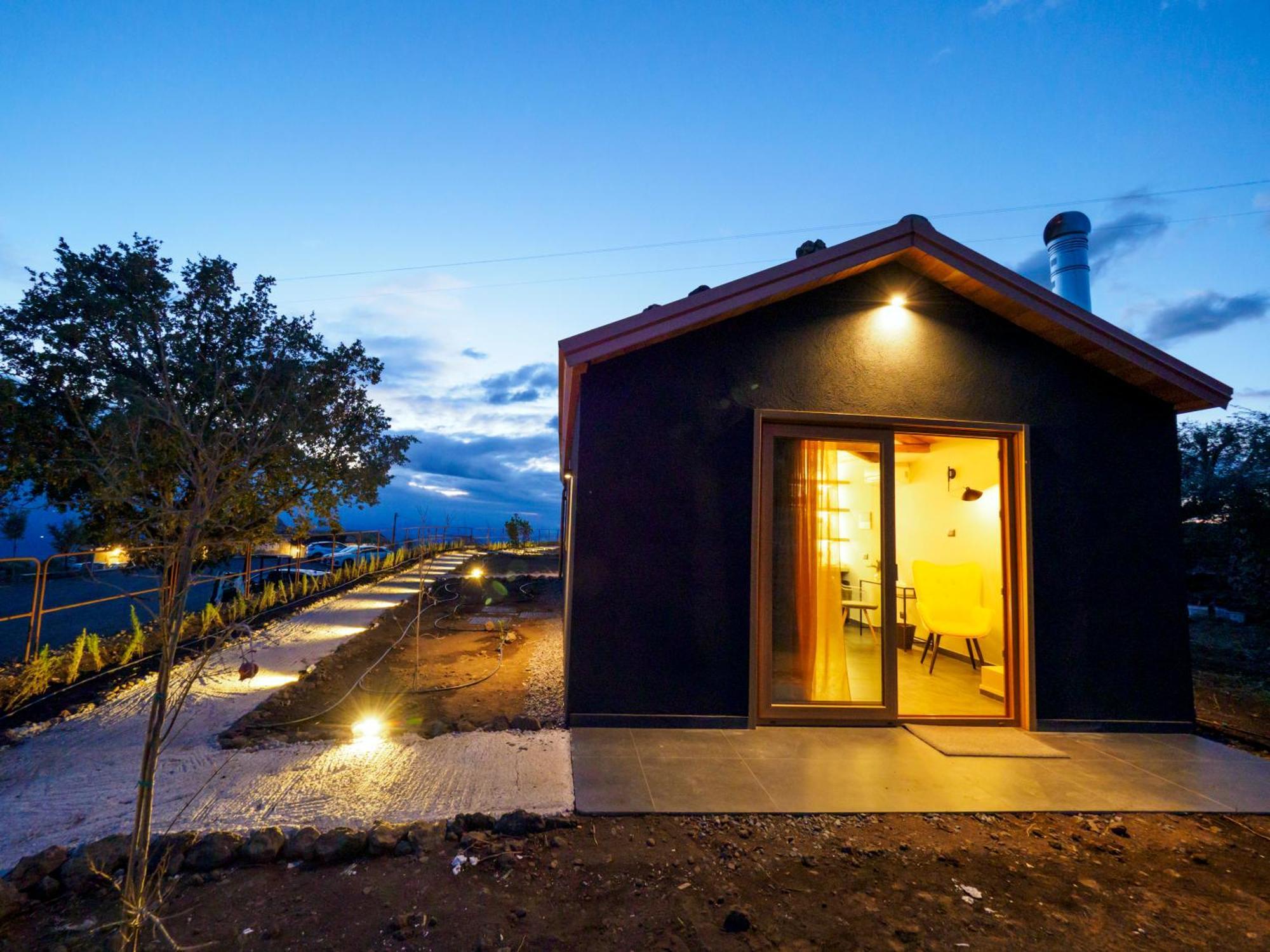 Podere Dell'Etna Segreta - Essential Nature Hotel & Glamping Biancavilla Exterior photo